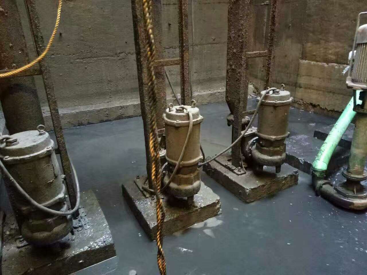 德兴污水池清理